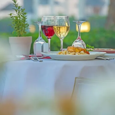 Dome Marina & Hotel 4*