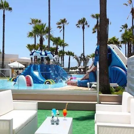 Dome Marina & Hotel 4*