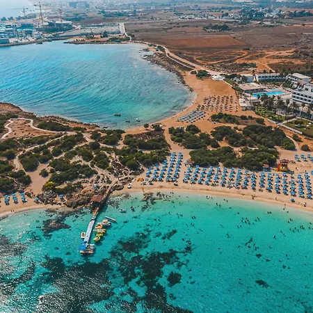 Dome Marina & Hotel 4*