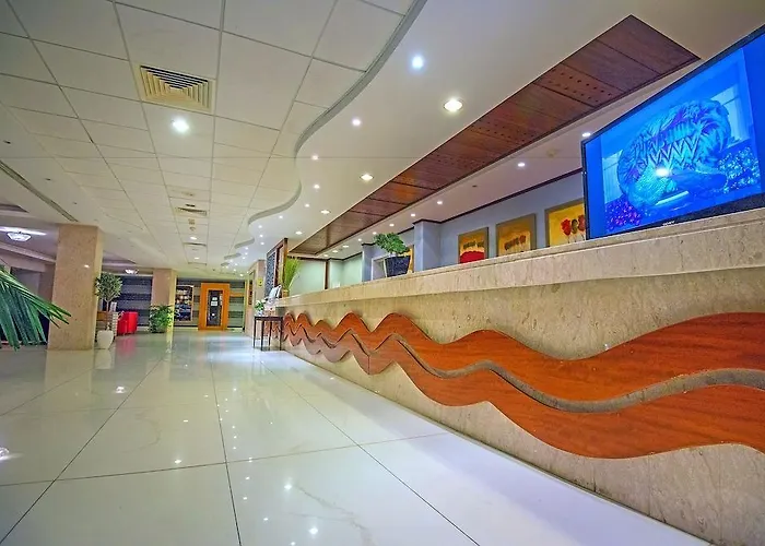 Dome Marina & 4* Ayia Napa