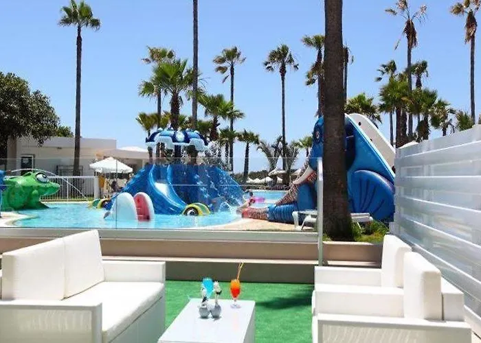 Dome Marina & Hotel 4*