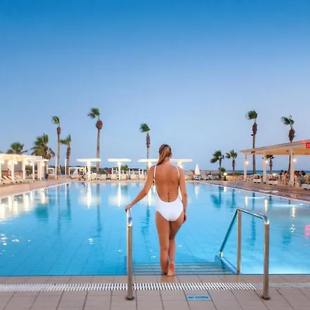 Dome Marina & Hotell Ayia Napa