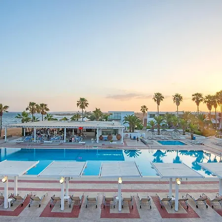 Dome Marina & 4* Aya Napa