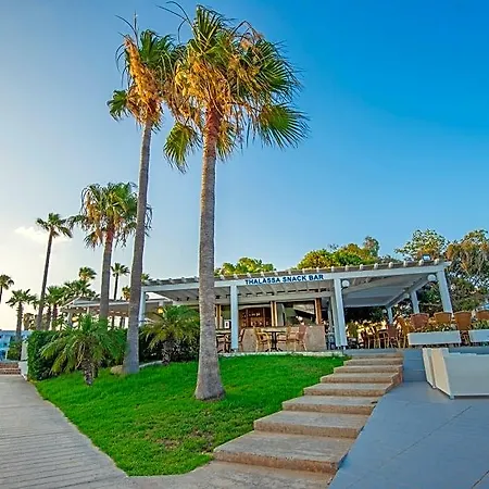 Dome Marina & أيا نابا