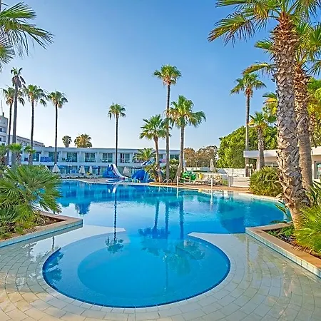 Dome Marina & فندق أيا نابا