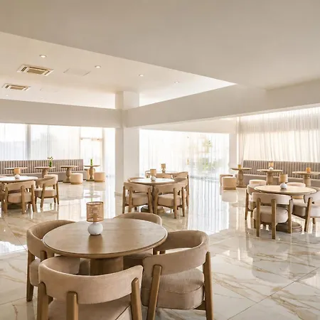 Dome Marina & 4*