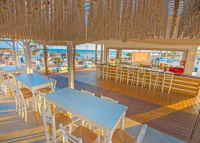 Dome Marina & Hotel 4*