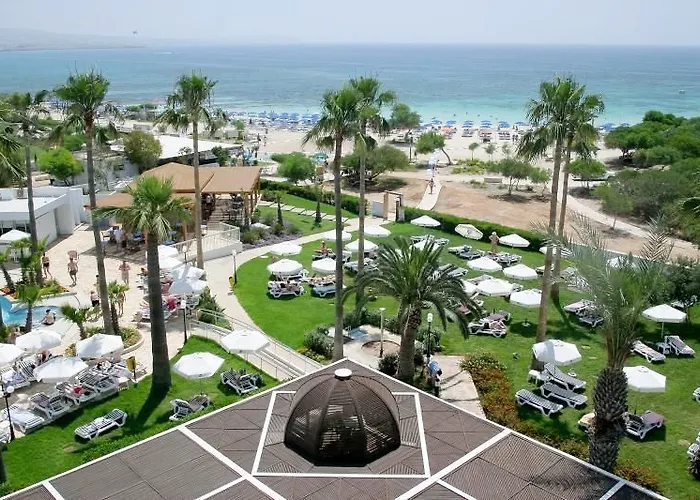 Dome Marina & Hotel 4*